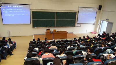 vwin德赢ac米兰官方网新生入学教育系列活动之充分利用学校资源